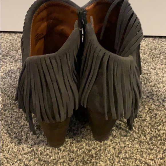 Grey lucky brand booties with tassels 10 - Picture 3 of 6